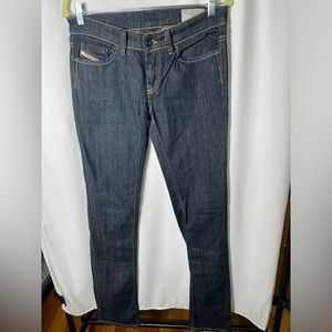 LIV diesel women’s blue jeans straight leg 28 x 32 made in Italy stretch